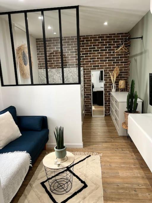 Studio 1 Neuf A 100 M Des Plages Et De La Gare Saint-Raphaël Esterno foto