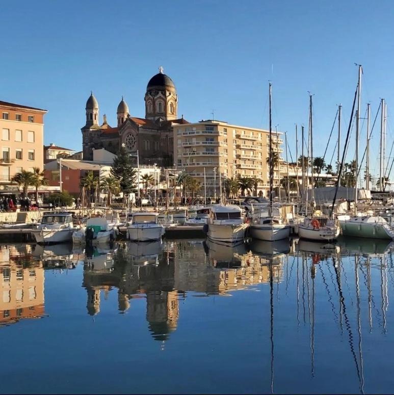 Studio 1 Neuf A 100 M Des Plages Et De La Gare Saint-Raphaël Esterno foto